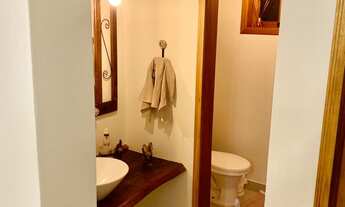 Imagem 4: Casa assobradada, 3 quartos sendo 01 suíte + WC social e 02 lavabos, Cozinha americana t