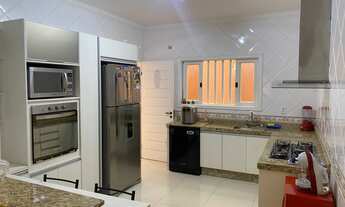 Imagem 6: Excelente Casa, Com Edícula assobradada, cômodos amplos, 04 dormitórios com armários (send