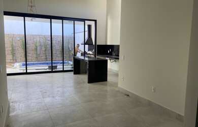 Imagem 3: VENDE - Condomínio Fechado, Casa Nova, Acabamento de Alto Padrão, 03 suites, espaço gourme