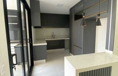 Imagem 3: Venda Condomínio Fechado - Casa Nova, 03 suites (sendo 01 master c/ closet), cozinha plane