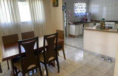 Imagem 4: Ótima Localização, AT: 360m², 03 dormitórios (sendo 01 suite), sala ampla 02 ambientes, qu