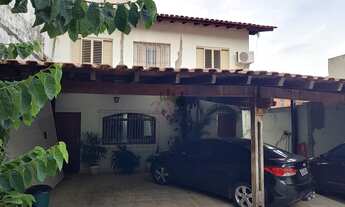 Imagem: 4 dormitórios, 1 suítes, 4 banheiro, 6