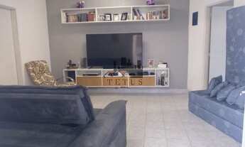 Imagem: 3 dormitórios, 2 banheiro, 2 vagas na garagem