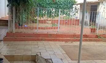 Imagem 3: CASA RESIDENCIAL em MARÍLIA - SP, CASCATA