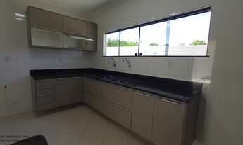 Imagem 3: Casa de Luxo à Venda em Buraquinho, Lauro de Freitas-BA: 4 Quartos, 3 Suítes, 3 Salas, 2 B