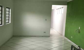 Imagem 2: Casa Sobrado / Jardim Ismênia / 04 dormitórios sendo 01 suíte / 200m² / São José dos Campo