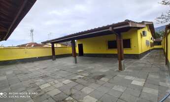 Imagem 3: Casa / 04 dormitórios sendo 2 suítes / Enseada / 250 m² de terreno / 164 m² de área constr