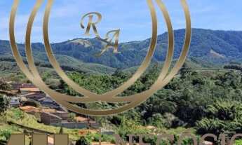 Imagem: Casa / Centro Jambeiro / 03 dormitórios