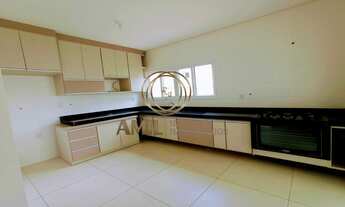 Imagem 3: A AMIL Negócios Imobiliários vende: Excelente casa no Bairro dos Guedes, com cômodos ampl