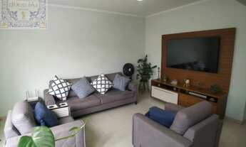 Imagem 3: Casa ampla e arejada com 3 dormitórios, ideal para famílias que gostam de estar bem locali