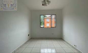 Imagem 2: Apartamento bem localizado e com garagem fechada em prédio baixo, além de estar a apenas 8