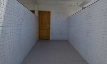 Imagem 2: Venda Casa Santos - SP- mAr dOce lAr - sobreposta alta com sacada e garagem, excelente loc