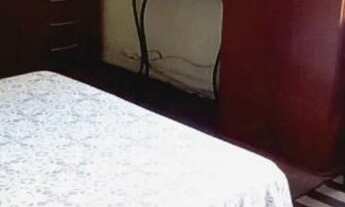 Imagem 5: Venda Casa Santos - SP- mAr dOce lAr - Sobrado com quintal no fundo e lateral, excelente e