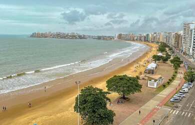 Imagem 3: 6 dormitórios na Avenida Beira Mar