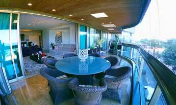 Imagem 2: 4 dormitórios, 4 suíte, 5 banheiro, 4 vagas na garagem, 450M² de Área Construída