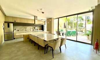 Imagem 5: 4 dormitórios, 4 suíte, 6 banheiro, 4 vagas na garagem, 226M² de Área Construída