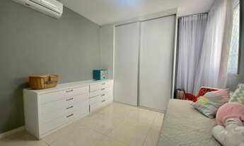 Imagem 4: 4 dormitórios, 4 suíte, 5 banheiro, 4 vagas na garagem, 230M² de Área Construída