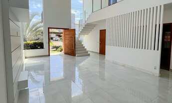 Imagem 7: Belíssima casa duplex composta por quatro suítes