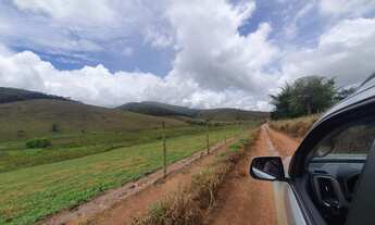 Imagem: 1 dormitório, 1 banheiros, 1 vaga na garagem