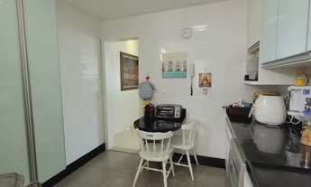 Imagem 3: 4 dormitórios, 1 suítes, 2 banheiro, 2 vagas na garagem, 140M² de Área Construída