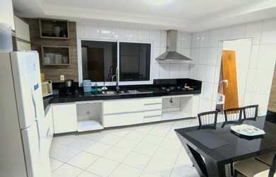 Imagem 6: GIGANTE APARTAMENTO COM 4 QUARTOS E 4 GARAGENS NA PRAIA DO MORRO