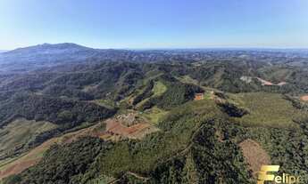 Imagem 2: Seu refúgio perfeito espera por você nas montanhas! Lançamento!