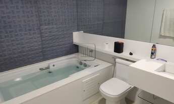 Imagem 7: Cobertura com piscina e vista para o mar na Praia do Morro