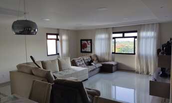 Imagem 5: Cobertura com piscina e vista para o mar na Praia do Morro