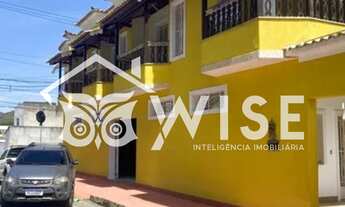 Imagem: Casarão disponível para venda em um lugar