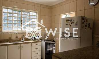 Imagem 2: Casa de condomínio à venda com 247m², 3 quartos e 4 vagas