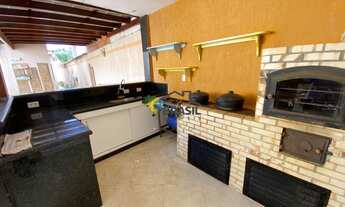 Imagem 5: Casa duplex, em meio lote, com quarto térreo e espaço para piscina no bairro Jardim Bela V