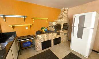 Imagem 6: Casa duplex, em meio lote, com quarto térreo e espaço para piscina no bairro Jardim Bela V