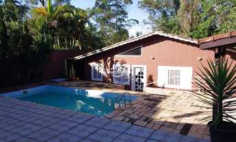 Imagem: Linda casa térrea e com piscina no condomínio