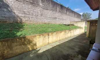 Imagem 4: Casa térrea com quase 300m no miolo da Granja Viana em terreno de 1.000 metros com espaço