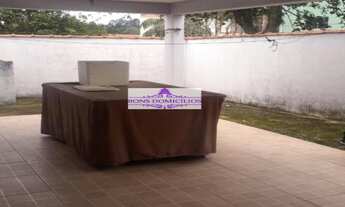 Imagem 7: Casa de esquina no centro de Cotia com terreno grande em toda a lareral