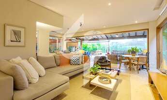 Imagem 3: Belíssima residência com arquitetura litoranêa à venda na Praia do Una em São Sebastião