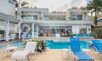 Imagem 5: Mansão pé na areia totalmente mobiliada à venda no condomínio Costa Verde em Caraguatatuba