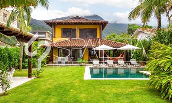 Imagem: Belíssima residência com acesso privativo