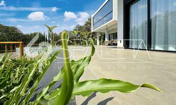 Imagem 6: Casa com arquitetura moderna à venda na Fazenda da Grama
