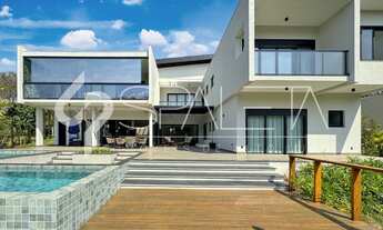 Imagem: Casa com arquitetura moderna à venda na