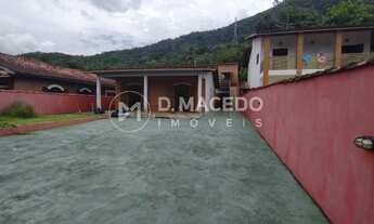 Imagem 2: Imperdível Casa à Venda em Ubatuba: 4 Quartos, 1 Suíte, 2 Salas, 4 Banheiros, 6 Vagas de G