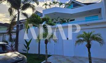 Imagem 2: Casa em Condomínio de Luxo em Vargem Pequena - 4 quartos, 4 suítes, 2 salas, 5 banheiros