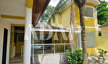 Imagem: Casa de luxo em condomínio à venda em