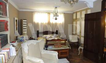 Imagem 5: Duas casas com total de 9 quartos com 6 suítes e 8 vagas de garagem no coração de Quitand