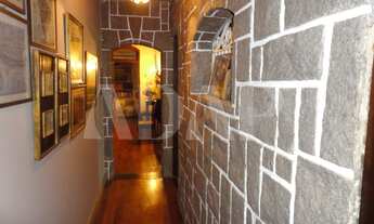 Imagem 7: Duas casas com total de 9 quartos com 6 suítes e 8 vagas de garagem no coração de Quitand