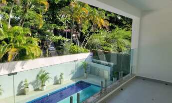 Imagem 2: Casa de Luxo em Condomínio na Barra da Tijuca, Rio de Janeiro - 5 Quartos, 5 Suítes, 9 Ban