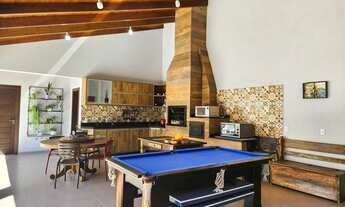 Imagem 5: SOBRADO DE ALTO PADRÃO, localizado no centro de Balneário Piçarras