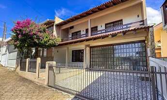 Imagem 5: EXCELENTE SOBRADO AVERBADO NO CENTRO DE BARRA VELHA COM 269,92 M² PRIVATIVOS!!