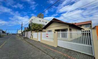 Imagem 2: TERRENO COM 2 EDIFICAÇÕES INDEPENDENTES A 170 METROS DO MAR, LOCALIZADO NO BAIRRO MEIA PRA