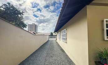 Imagem 6: TERRENO COM 2 EDIFICAÇÕES INDEPENDENTES A 170 METROS DO MAR, LOCALIZADO NO BAIRRO MEIA PRA